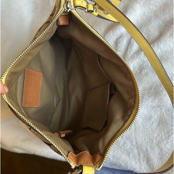 GUC Coach F13674 signature stripe canvas shoulder bag in khaki & yellow π€π - Picture 10 of 11
